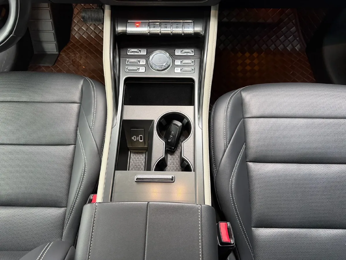 2023 Lincoln Nautilus 2.0T 261HP L4 8AT,autocango,china used car exporter,china ev exporter,chinese used car exporter,chinese used ev exporter