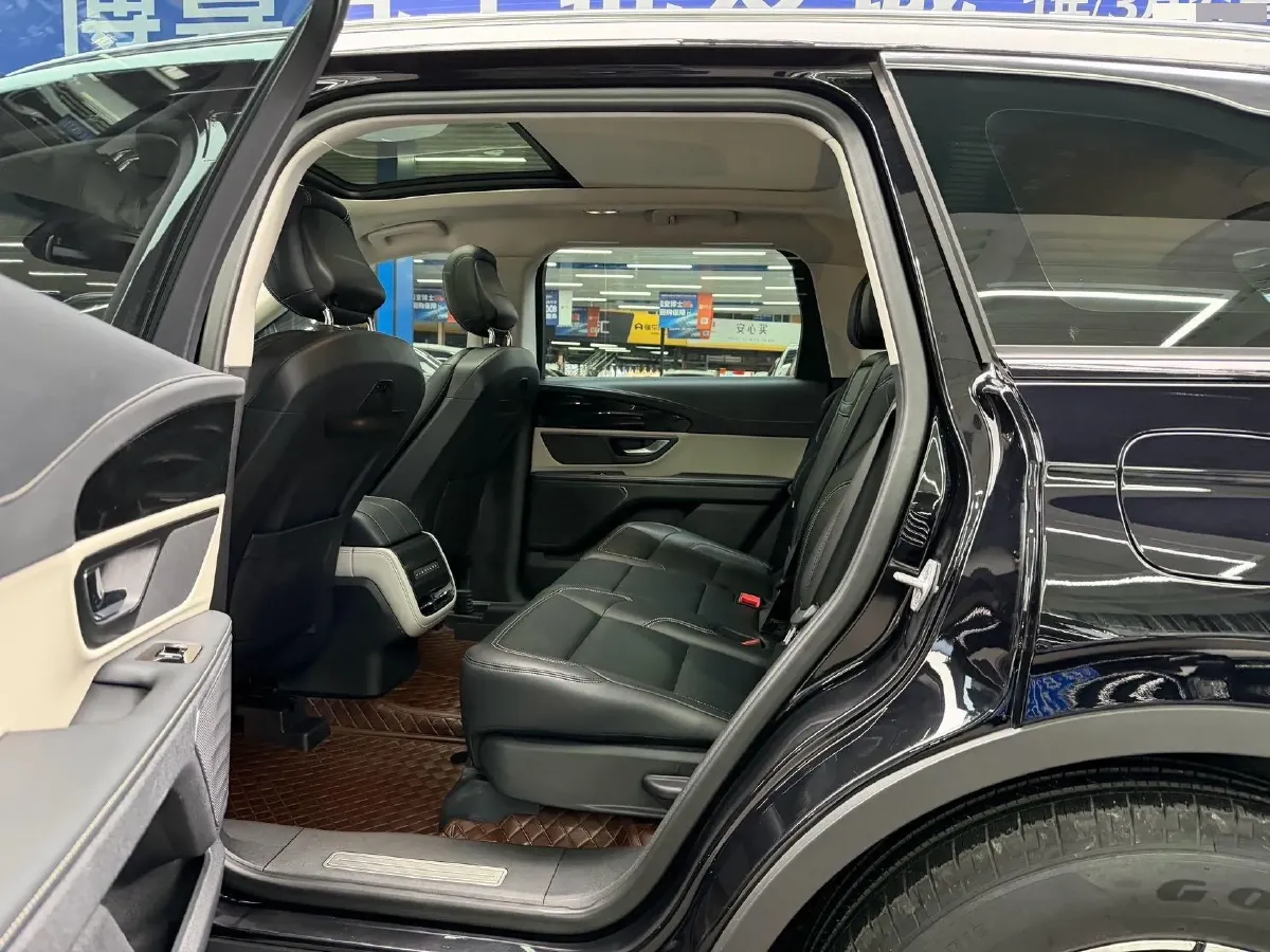 2023 Lincoln Nautilus 2.0T 261HP L4 8AT,autocango,china used car exporter,china ev exporter,chinese used car exporter,chinese used ev exporter