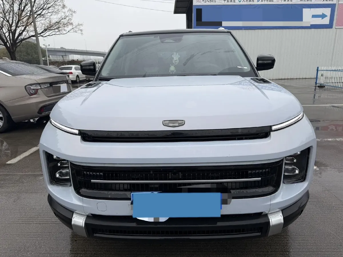 2023 Geely ICON 1.5T 181HP L4 7DCT,autocango,china used car exporter,china ev exporter,chinese used car exporter,chinese used ev exporter