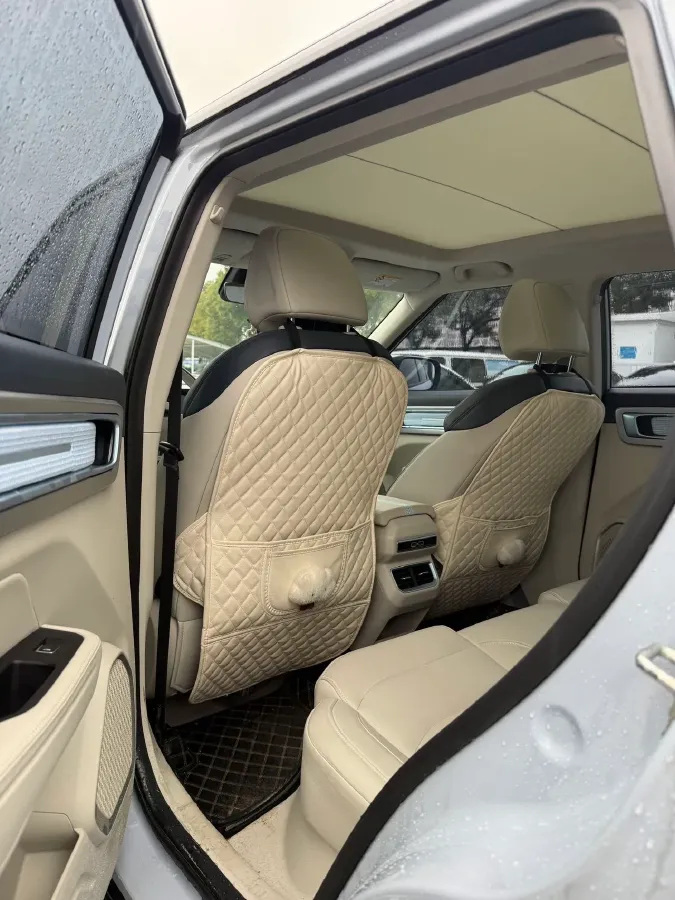 2023 Geely ICON 1.5T 181HP L4 7DCT,autocango,china used car exporter,china ev exporter,chinese used car exporter,chinese used ev exporter