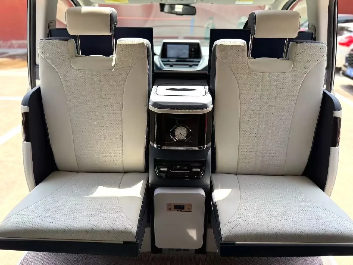 2021 MAXUS G20 2.0T 224HP L4 8AT,autocango,china used car exporter,china ev exporter,chinese used car exporter,chinese used ev exporter