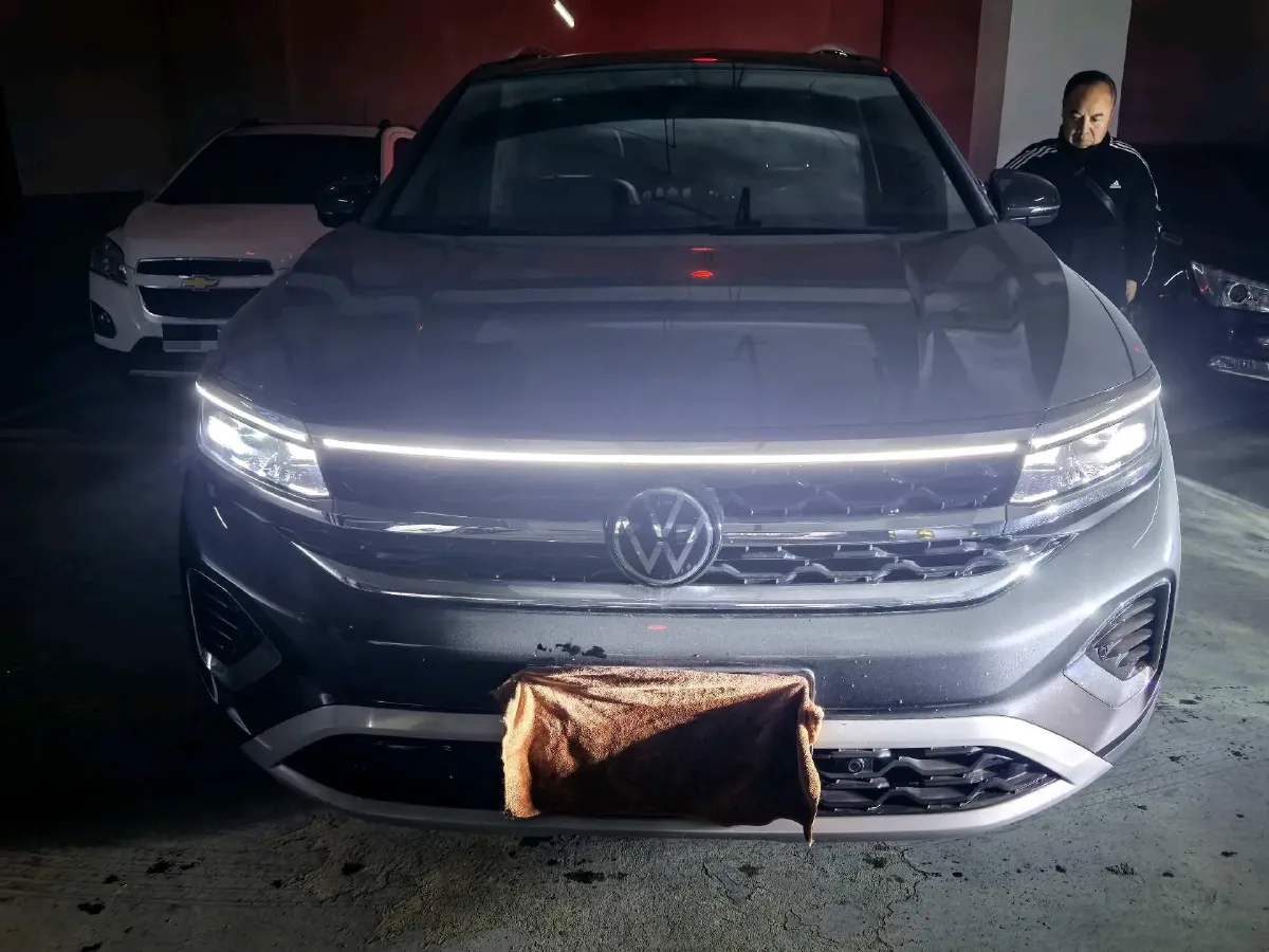 2022 Volkswagen Talagon 2.0T 220HP L4 7DCT,autocango,china used car exporter,china ev exporter,chinese used car exporter,chinese used ev exporter