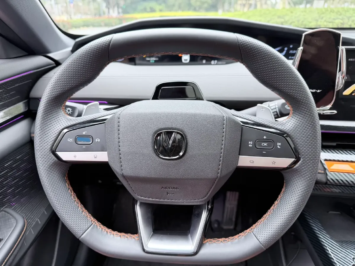 2024 ChangAn UNI-V 1.5T 188HP L4 7DCT,autocango,china used car exporter,china ev exporter,chinese used car exporter,chinese used ev exporter