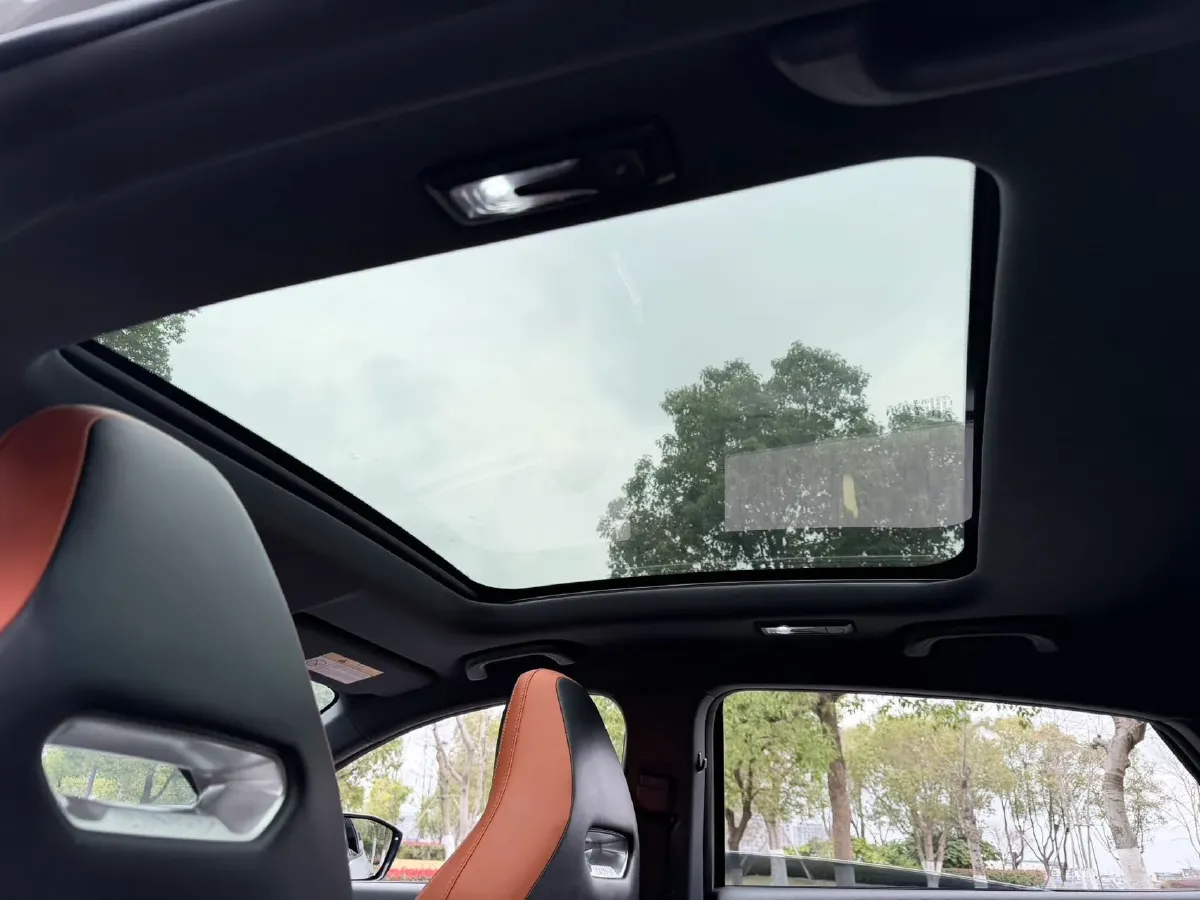 2024 ChangAn UNI-V 1.5T 188HP L4 7DCT,autocango,china used car exporter,china ev exporter,chinese used car exporter,chinese used ev exporter