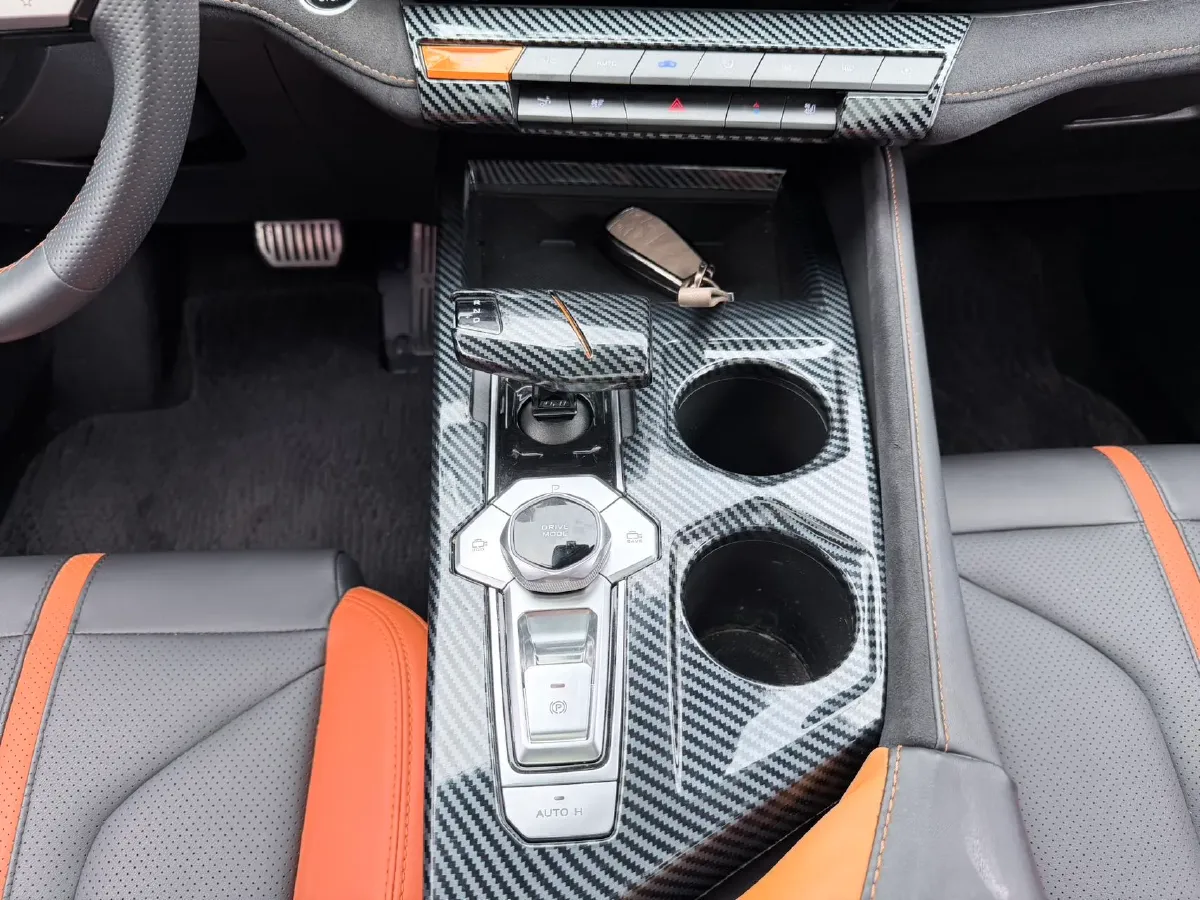 2024 ChangAn UNI-V 1.5T 188HP L4 7DCT,autocango,china used car exporter,china ev exporter,chinese used car exporter,chinese used ev exporter