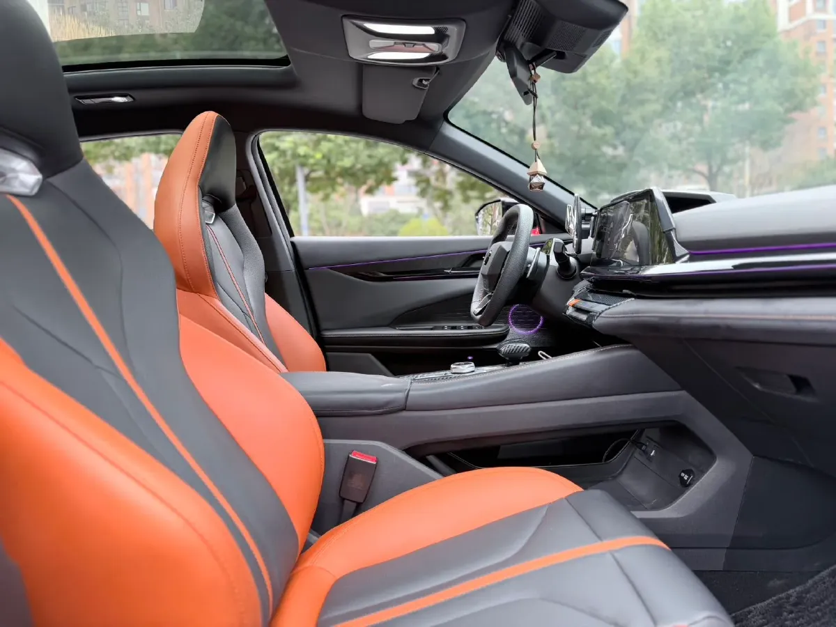 2024 ChangAn UNI-V 1.5T 188HP L4 7DCT,autocango,china used car exporter,china ev exporter,chinese used car exporter,chinese used ev exporter