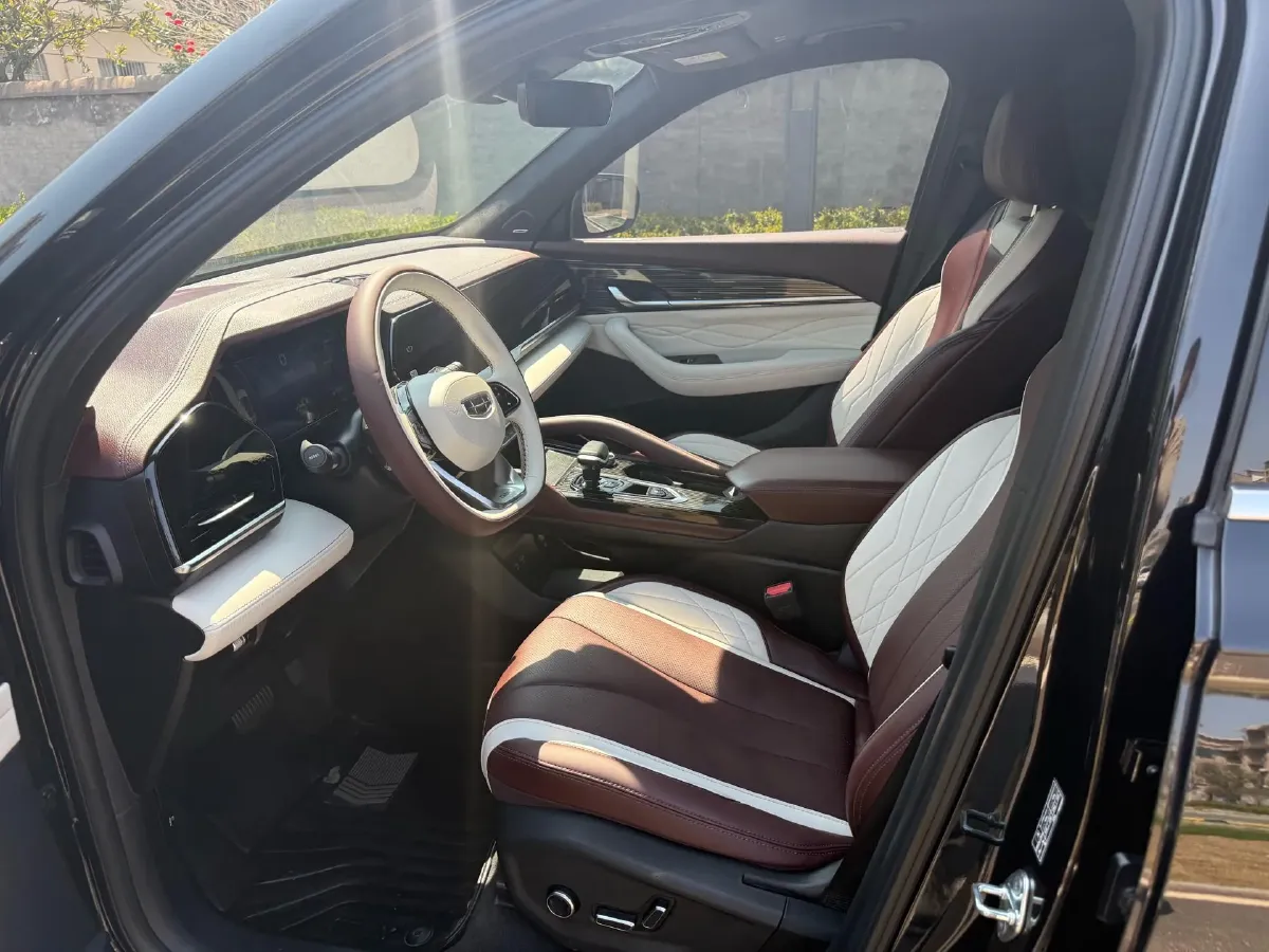 2021 Geely Monjaro 2.0T 218HP L4 7DCT,autocango,china used car exporter,china ev exporter,chinese used car exporter,chinese used ev exporter