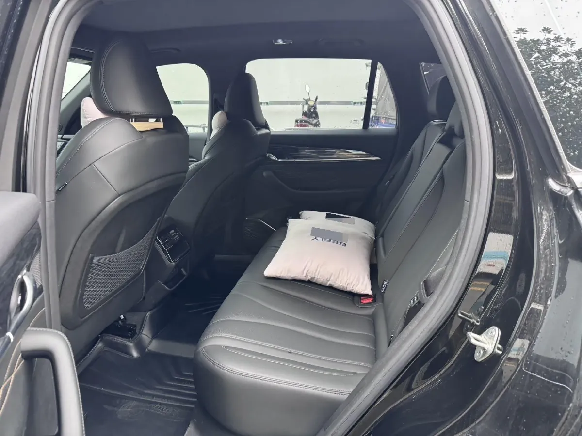 2024 Geely Monjaro 2.0T 218HP L4 7DCT,autocango,china used car exporter,china ev exporter,chinese used car exporter,chinese used ev exporter