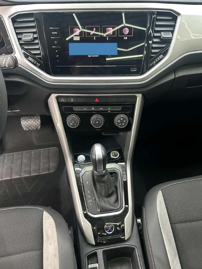 2022 Volkswagen T-Roc 1.4T 150HP L4 7DCT,autocango,china used car exporter,china ev exporter,chinese used car exporter,chinese used ev exporter