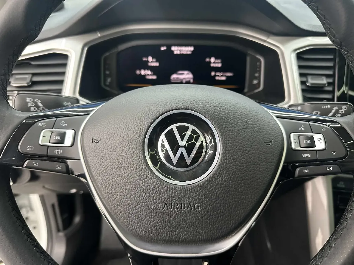 2022 Volkswagen T-Roc 1.4T 150HP L4 7DCT,autocango,china used car exporter,china ev exporter,chinese used car exporter,chinese used ev exporter