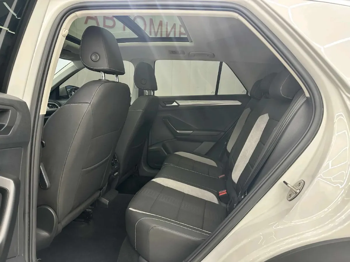 2022 Volkswagen T-Roc 1.4T 150HP L4 7DCT,autocango,china used car exporter,china ev exporter,chinese used car exporter,chinese used ev exporter