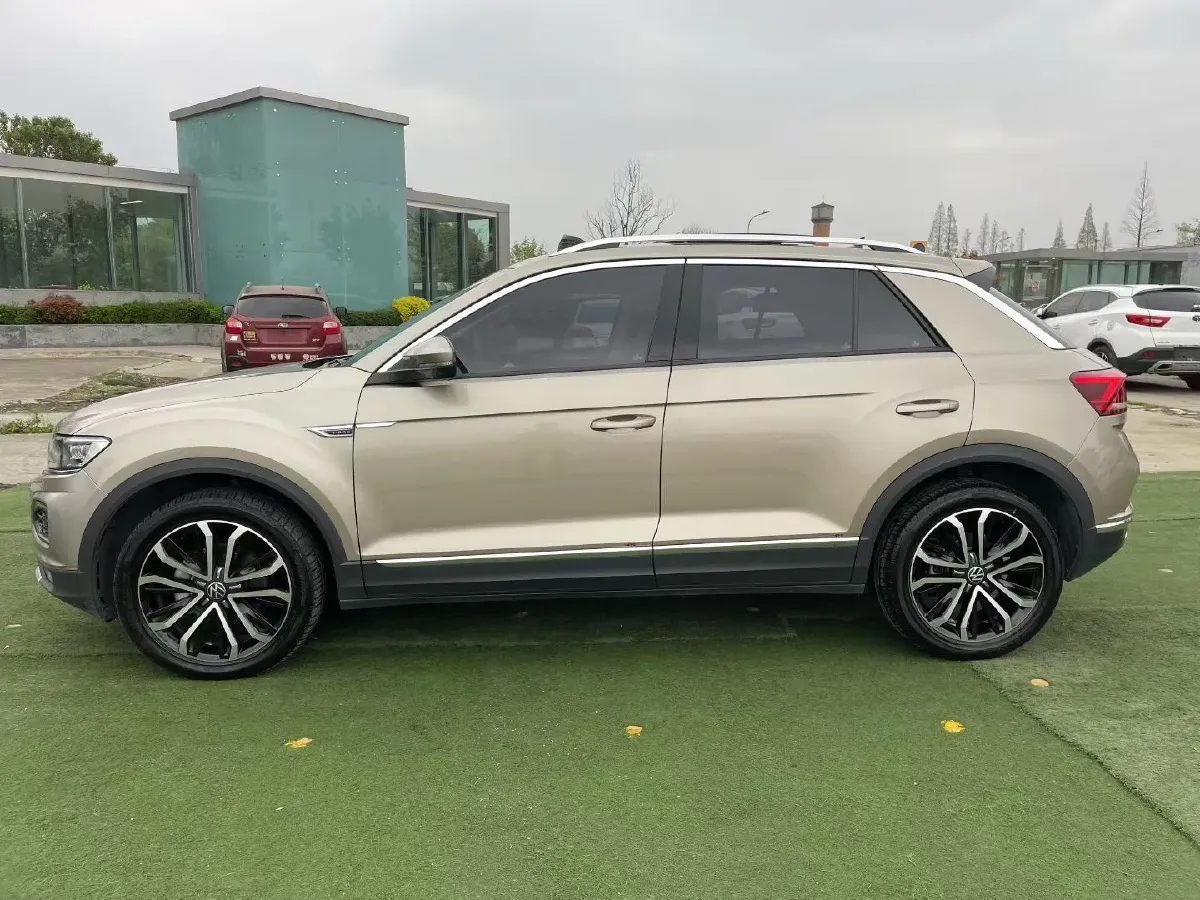 2022 Volkswagen T-Roc 1.4T 150HP L4 7DCT,autocango,china used car exporter,china ev exporter,chinese used car exporter,chinese used ev exporter
