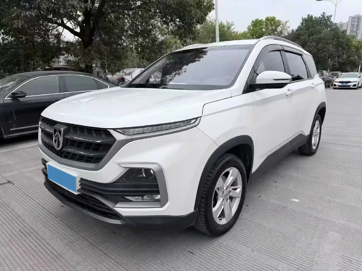 2018 BaoJun 530 1.5T 150HP L4 6MT,autocango,china used car exporter,china ev exporter,chinese used car exporter,chinese used ev exporter