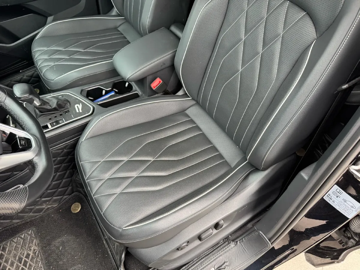 2023 Volkswagen Tiguan L 2.0T 186HP L4 7DCT,autocango,china used car exporter,china ev exporter,chinese used car exporter,chinese used ev exporter