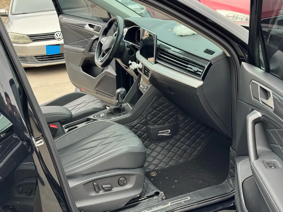 2023 Volkswagen Tiguan L 2.0T 186HP L4 7DCT,autocango,china used car exporter,china ev exporter,chinese used car exporter,chinese used ev exporter