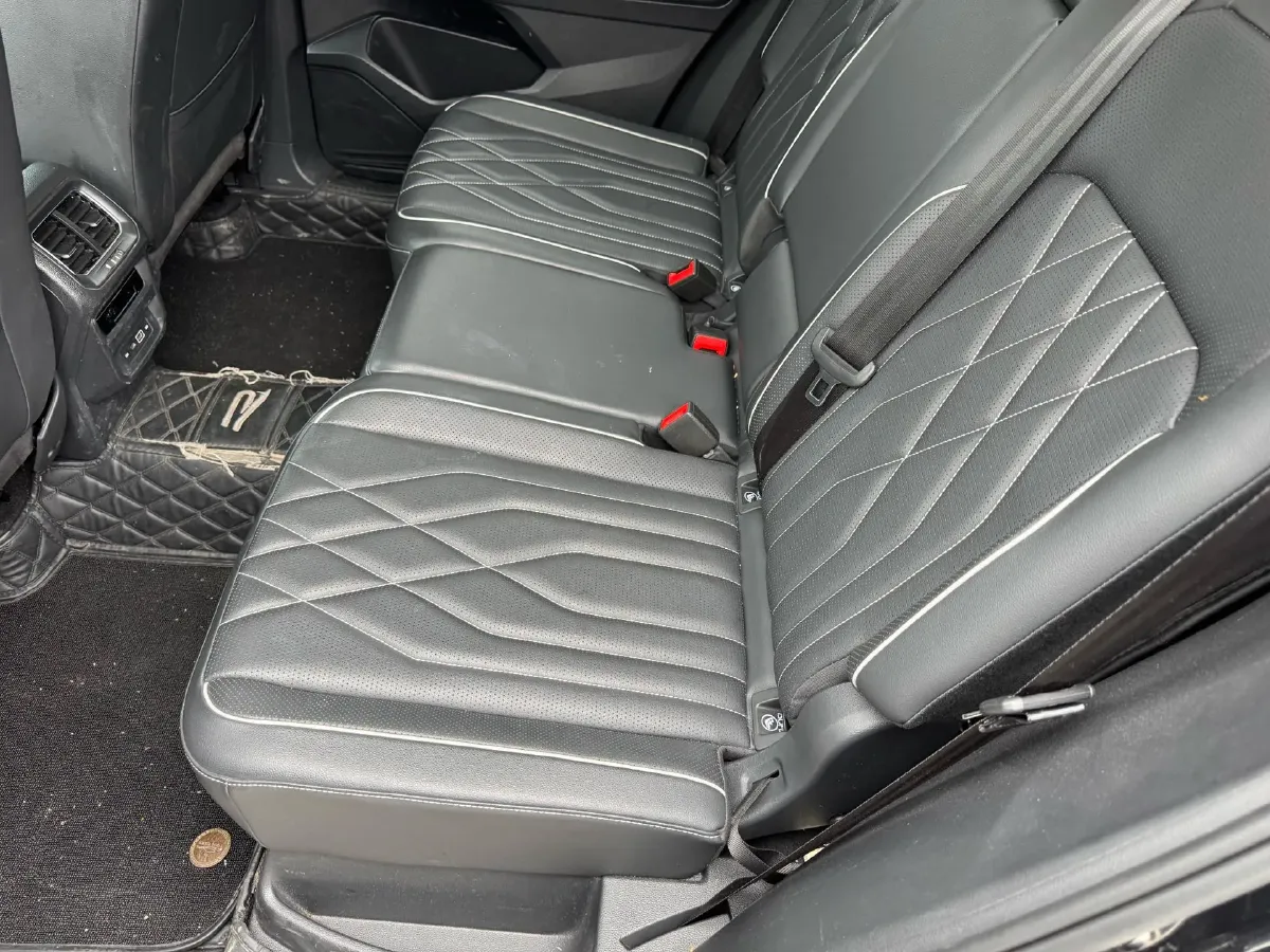 2023 Volkswagen Tiguan L 2.0T 186HP L4 7DCT,autocango,china used car exporter,china ev exporter,chinese used car exporter,chinese used ev exporter