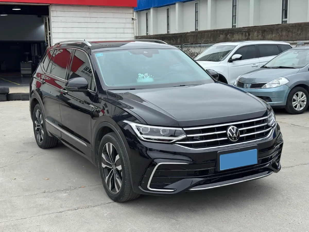 2023 Volkswagen Tiguan L 2.0T 186HP L4 7DCT,autocango,china used car exporter,china ev exporter,chinese used car exporter,chinese used ev exporter