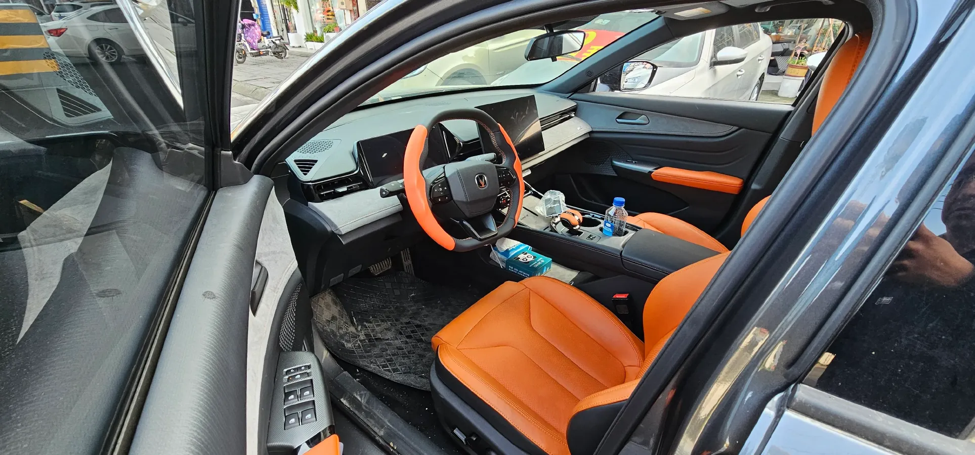 2025 ChangAn UNI-V 2.0T 245HP L4 8AT,autocango,china used car exporter,china ev exporter,chinese used car exporter,chinese used ev exporter