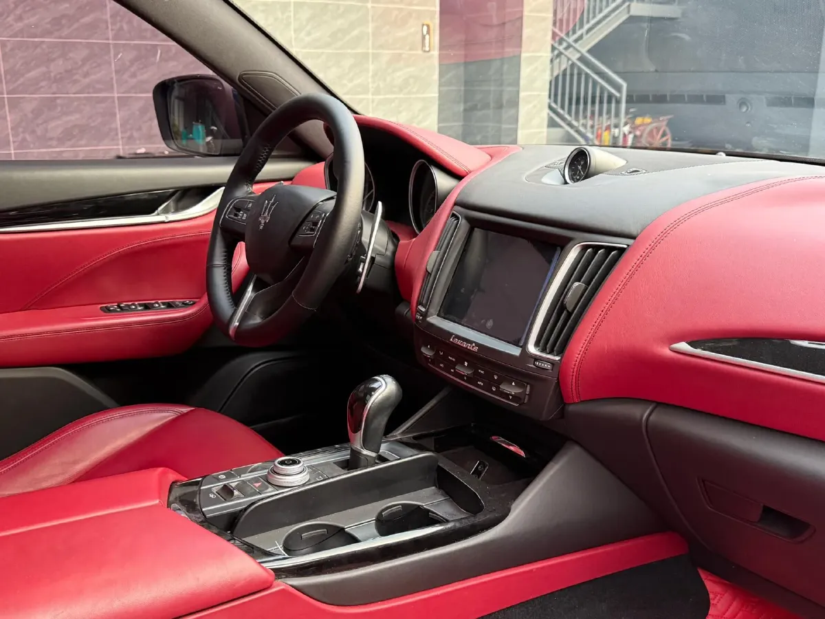 2018 Maserati Levante 3.0T 350HP V6 8AT,autocango,china used car exporter,china ev exporter,chinese used car exporter,chinese used ev exporter