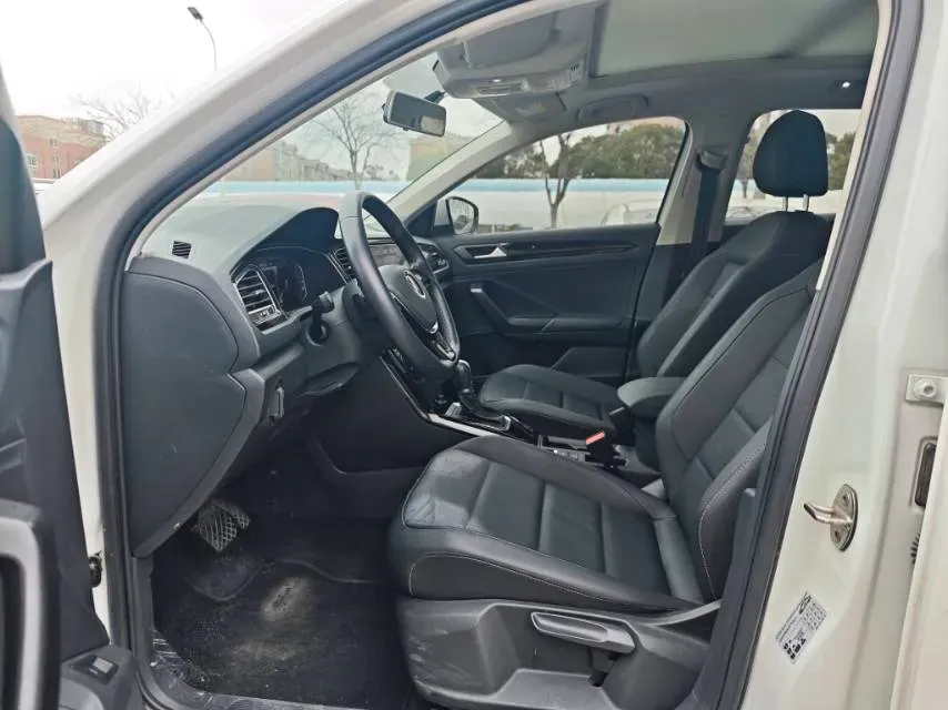 2021 Volkswagen T-Roc 1.4T 150HP L4 7DCT,autocango,china used car exporter,china ev exporter,chinese used car exporter,chinese used ev exporter