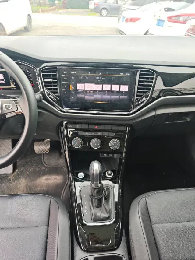 2021 Volkswagen T-Roc 1.4T 150HP L4 7DCT,autocango,china used car exporter,china ev exporter,chinese used car exporter,chinese used ev exporter