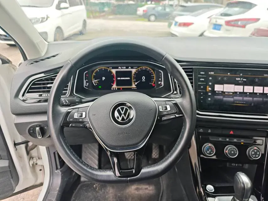 2021 Volkswagen T-Roc 1.4T 150HP L4 7DCT,autocango,china used car exporter,china ev exporter,chinese used car exporter,chinese used ev exporter