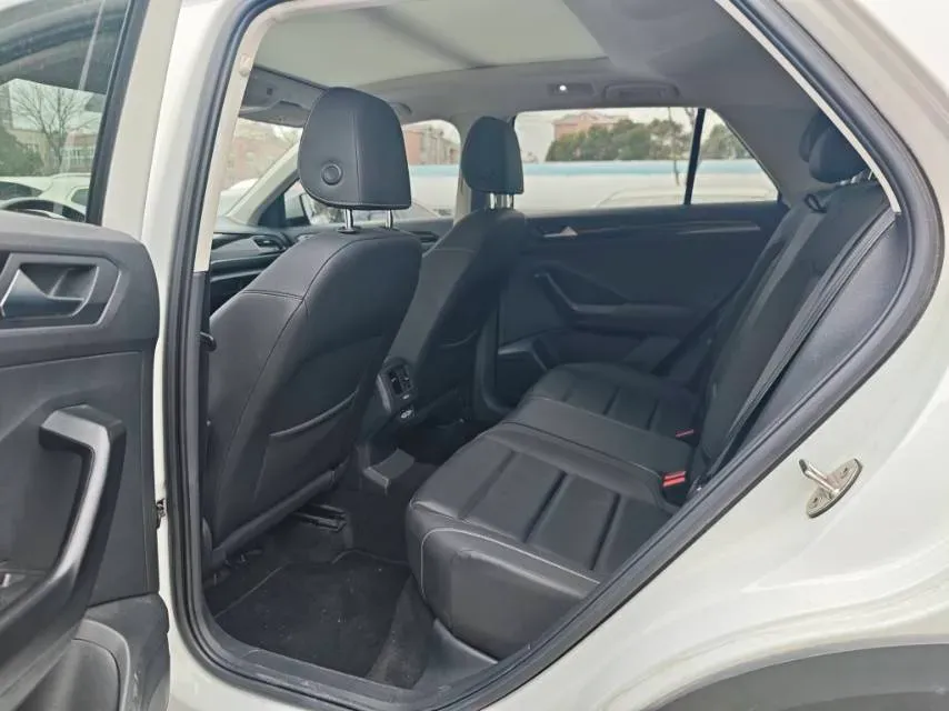 2021 Volkswagen T-Roc 1.4T 150HP L4 7DCT,autocango,china used car exporter,china ev exporter,chinese used car exporter,chinese used ev exporter
