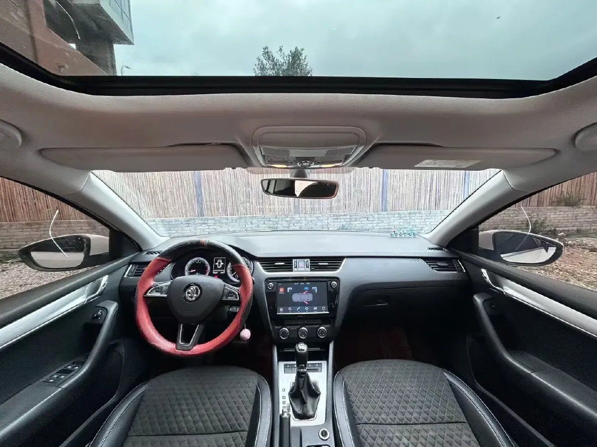 2018 Skoda Octavia 1.4T 150HP L4 7DCT,autocango,china used car exporter,china ev exporter,chinese used car exporter,chinese used ev exporter