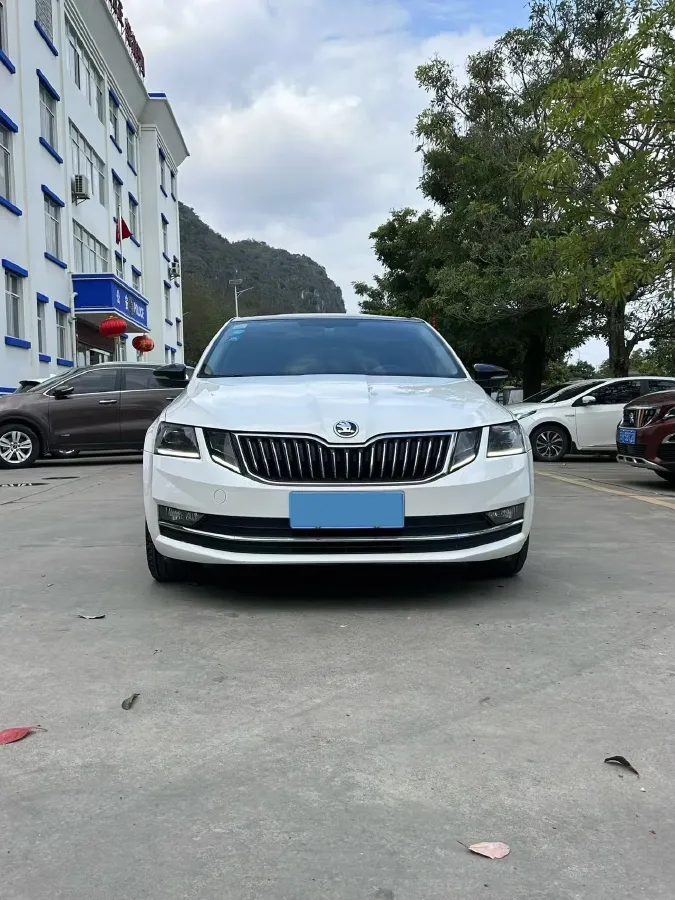 2018 Skoda Octavia 1.4T 150HP L4 7DCT,autocango,china used car exporter,china ev exporter,chinese used car exporter,chinese used ev exporter
