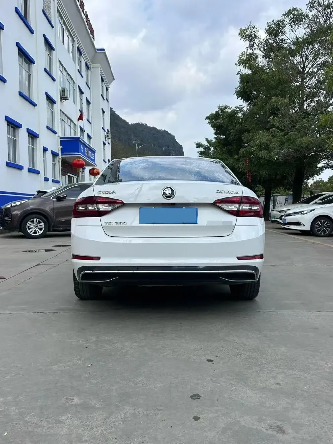 2018 Skoda Octavia 1.4T 150HP L4 7DCT,autocango,china used car exporter,china ev exporter,chinese used car exporter,chinese used ev exporter
