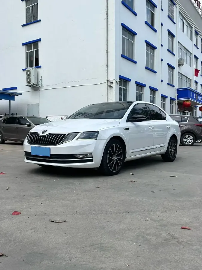 2018 Skoda Octavia 1.4T 150HP L4 7DCT,autocango,china used car exporter,china ev exporter,chinese used car exporter,chinese used ev exporter
