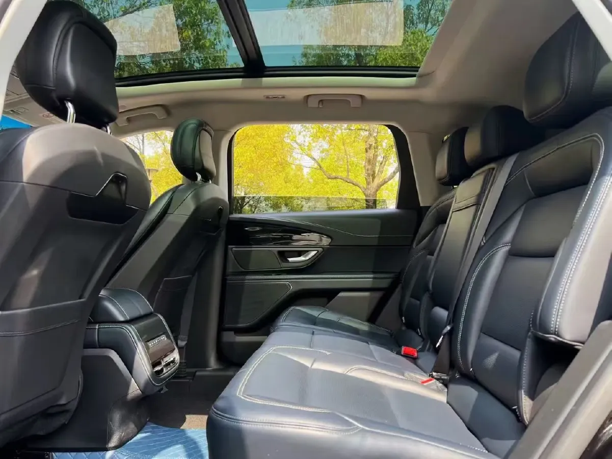 2023 Lincoln Nautilus 2.0T 261HP L4 8AT,autocango,china used car exporter,china ev exporter,chinese used car exporter,chinese used ev exporter