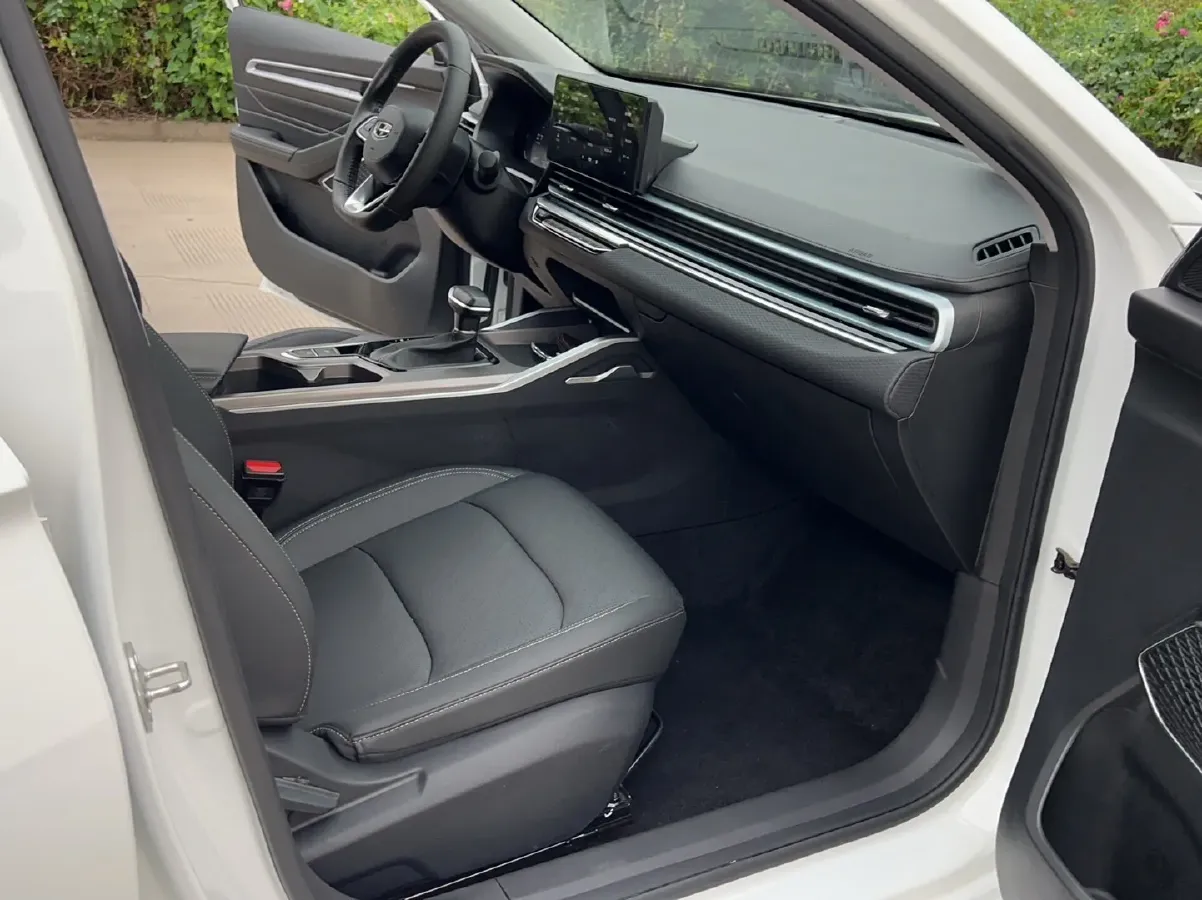 2022 Geely Emgrand 1.5L 114HP L4 CVT,autocango,china used car exporter,china ev exporter,chinese used car exporter,chinese used ev exporter