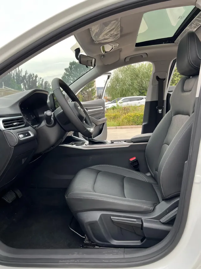 2022 Geely Emgrand 1.5L 114HP L4 CVT,autocango,china used car exporter,china ev exporter,chinese used car exporter,chinese used ev exporter