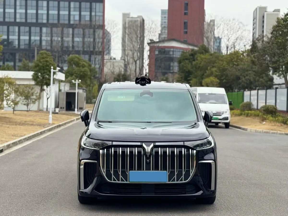 2022 Voyah Dream 1.5T 136HP L4 PHEV 25.57KWH,autocango,china used car exporter,china ev exporter,chinese used car exporter,chinese used ev exporter