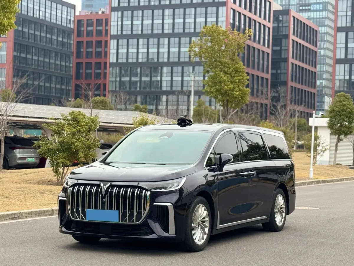 2022 Voyah Dream 1.5T 136HP L4 PHEV 25.57KWH,autocango,china used car exporter,china ev exporter,chinese used car exporter,chinese used ev exporter