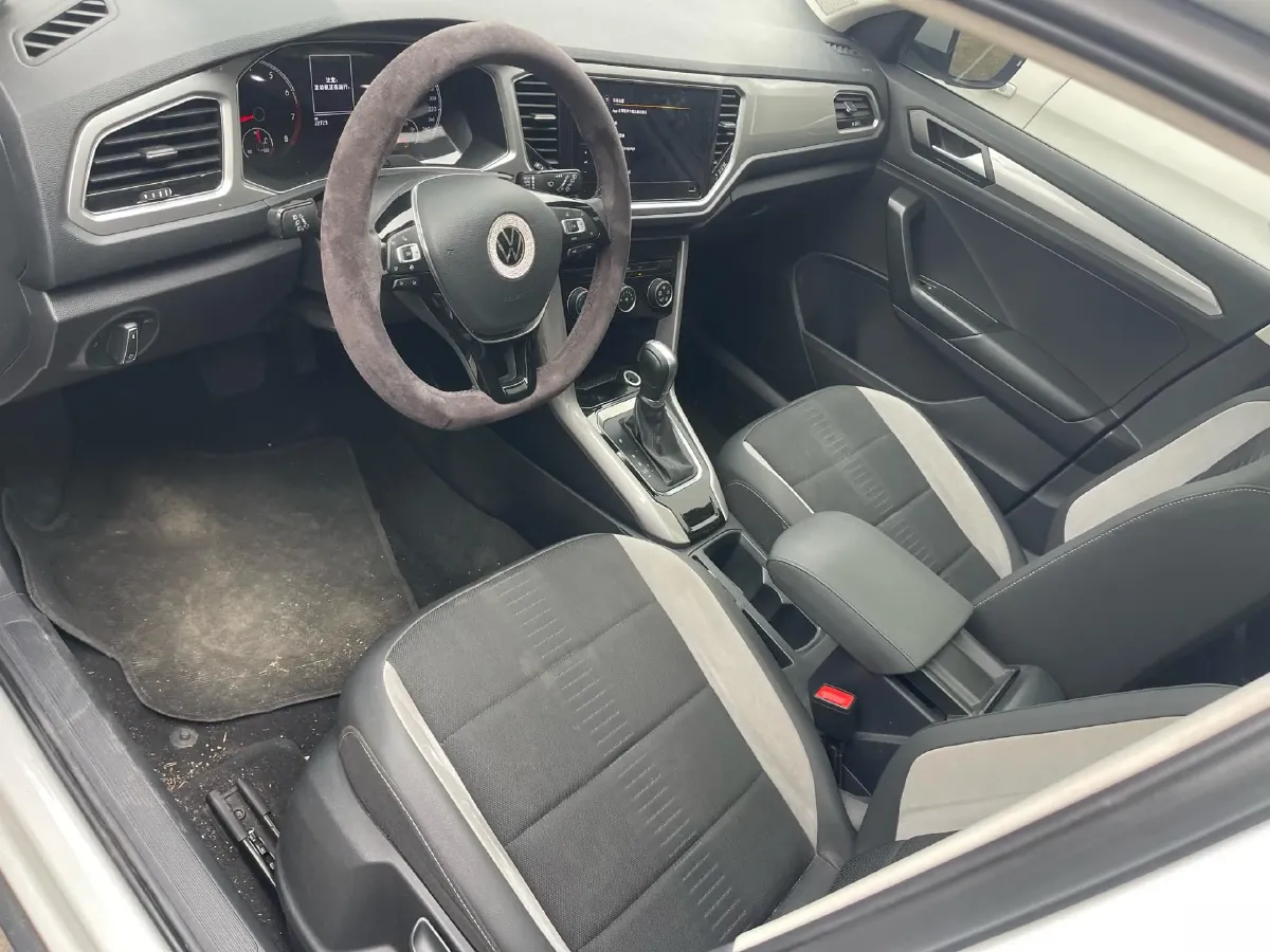 2021 Volkswagen T-Roc 1.4T 150HP L4 7DCT,autocango,china used car exporter,china ev exporter,chinese used car exporter,chinese used ev exporter
