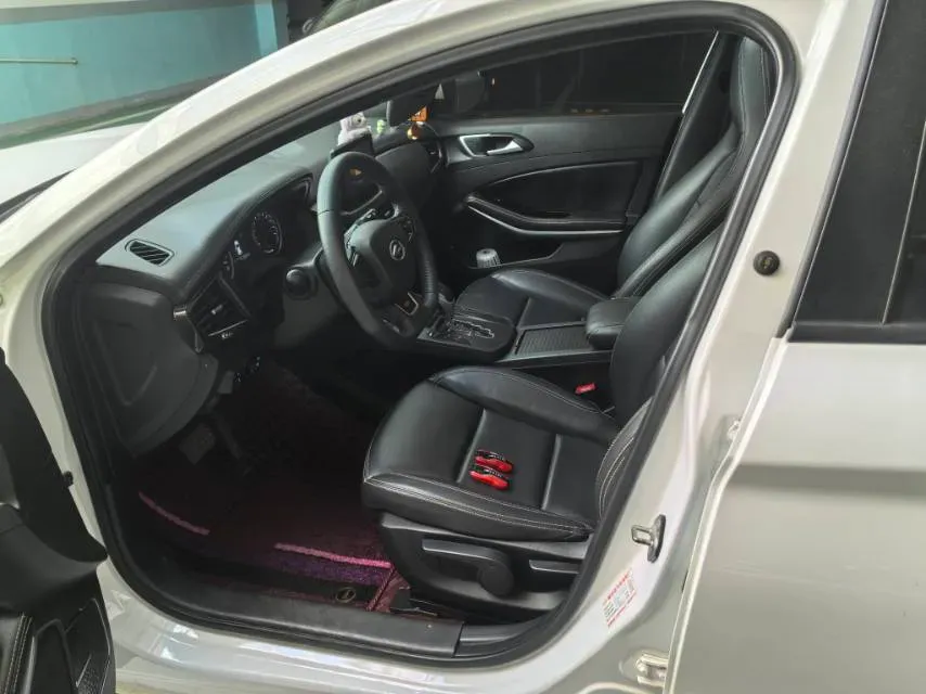 2018 Landwind XiaoYao 1.5T 163HP L4 CVT,autocango,china used car exporter,china ev exporter,chinese used car exporter,chinese used ev exporter