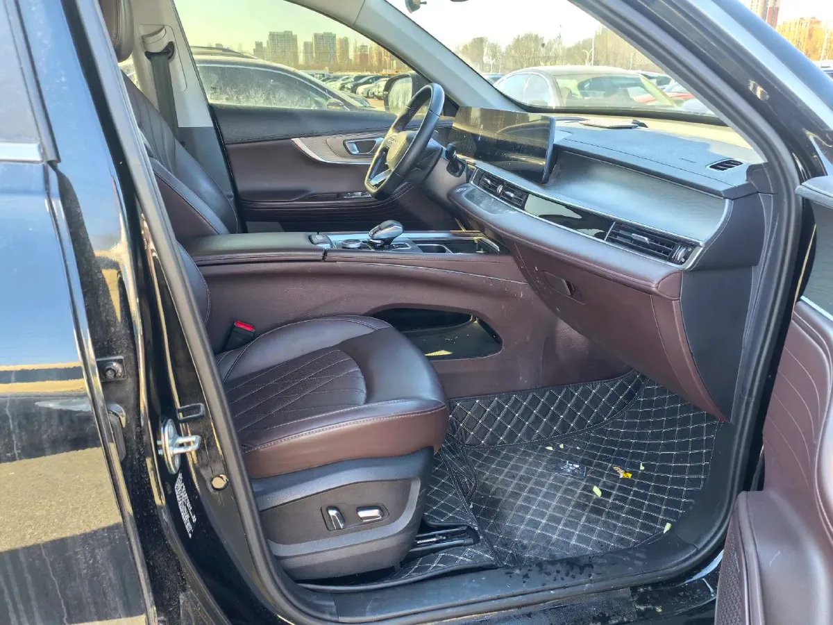 2022 Chery Tiggo 8 PRO 2.0T 254HP L4 7DCT,autocango,china used car exporter,china ev exporter,chinese used car exporter,chinese used ev exporter