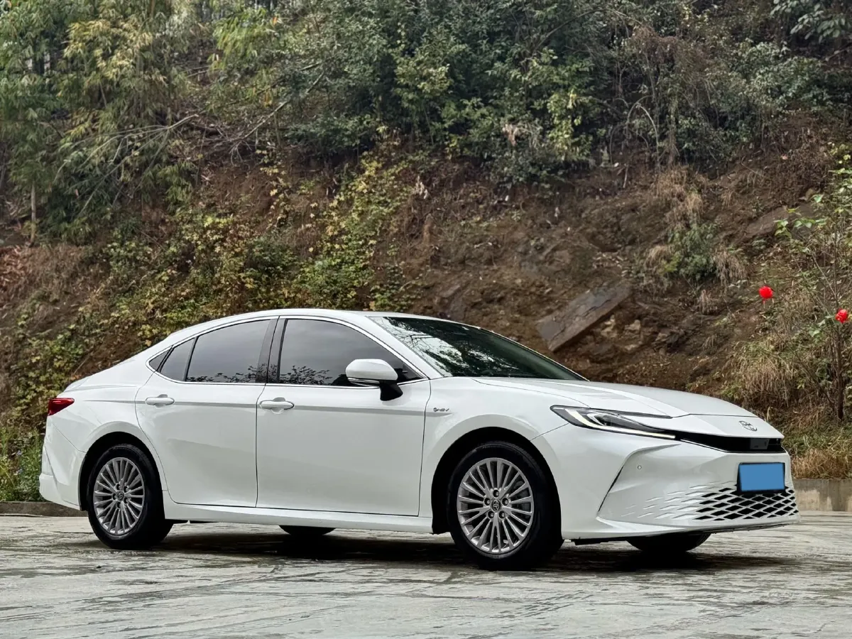 2024 Toyota Camry 2.0L 152HP L4 E-CVT Hybrid,autocango,china used car exporter,china ev exporter,chinese used car exporter,chinese used ev exporter