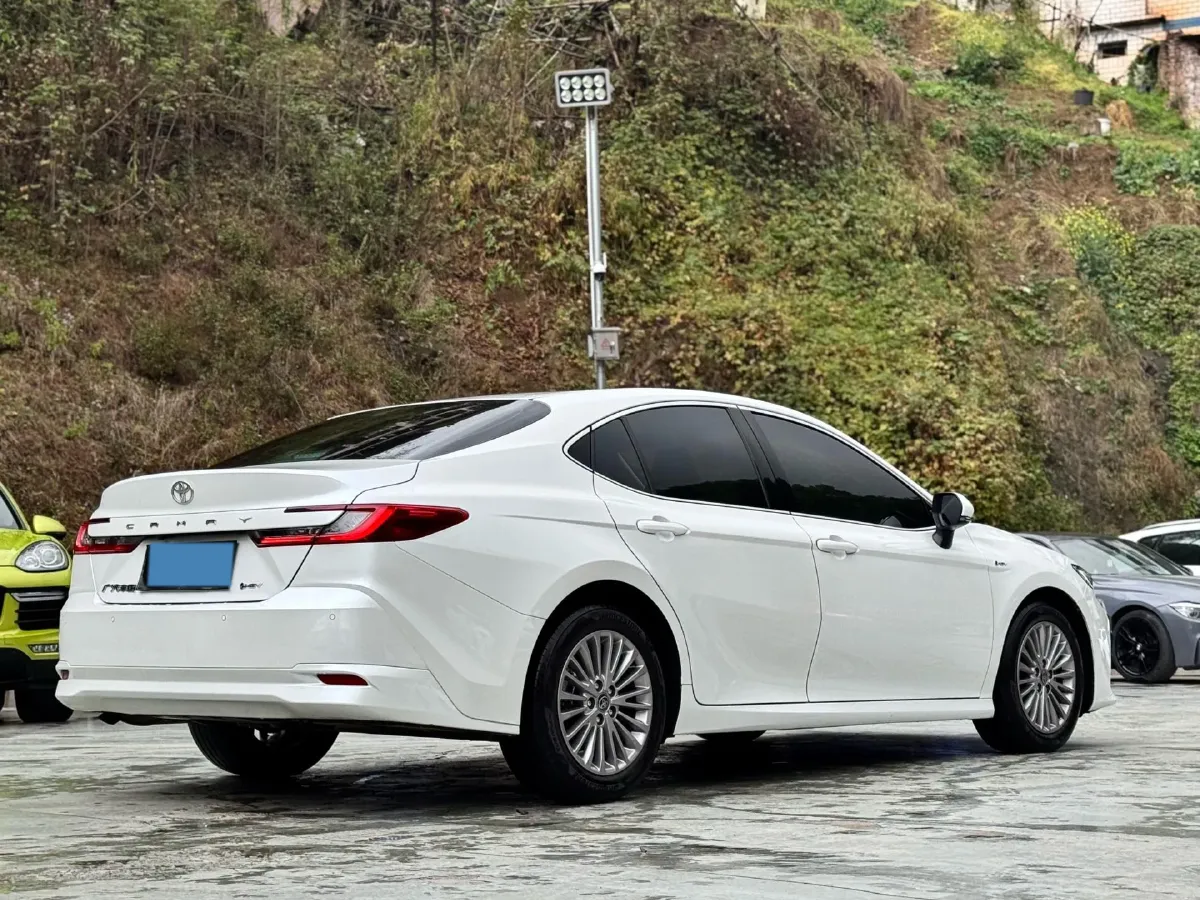 2024 Toyota Camry 2.0L 152HP L4 E-CVT Hybrid,autocango,china used car exporter,china ev exporter,chinese used car exporter,chinese used ev exporter