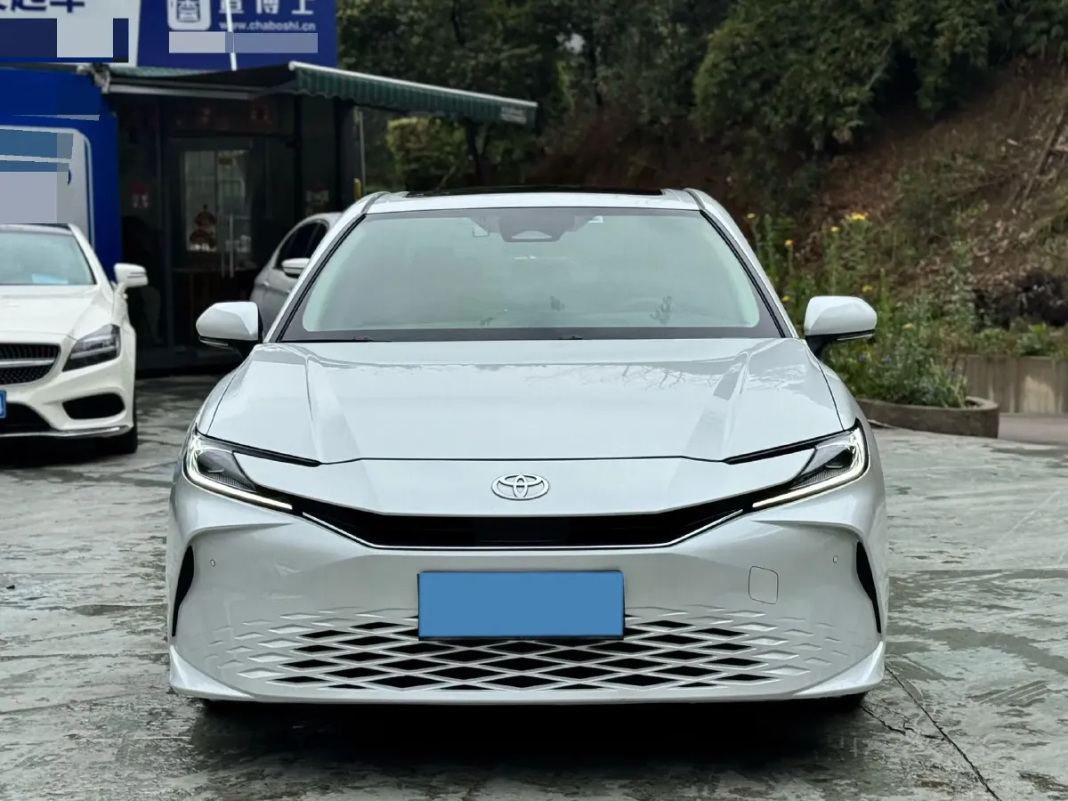 2024 Toyota Camry 2.0L 152HP L4 E-CVT Hybrid,autocango,china used car exporter,china ev exporter,chinese used car exporter,chinese used ev exporter