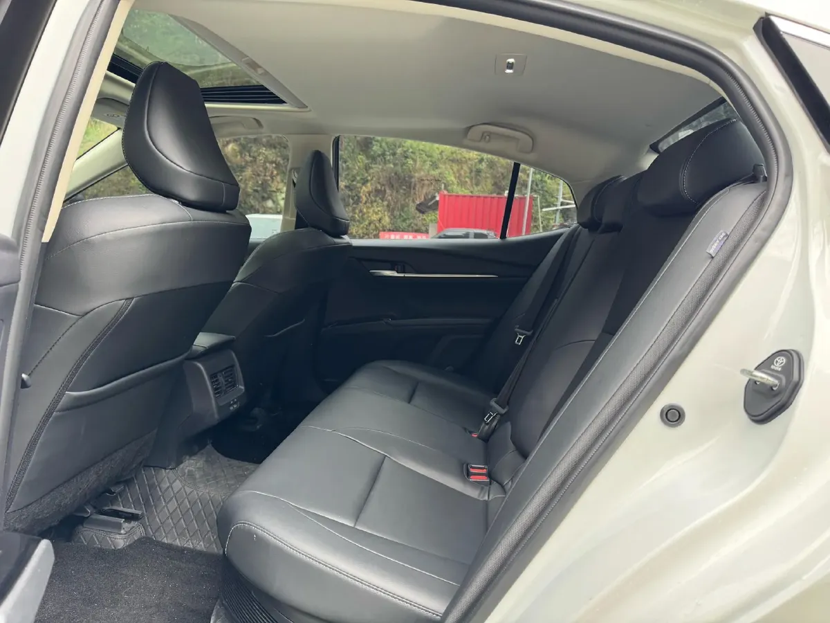 2024 Toyota Camry 2.0L 152HP L4 E-CVT Hybrid,autocango,china used car exporter,china ev exporter,chinese used car exporter,chinese used ev exporter