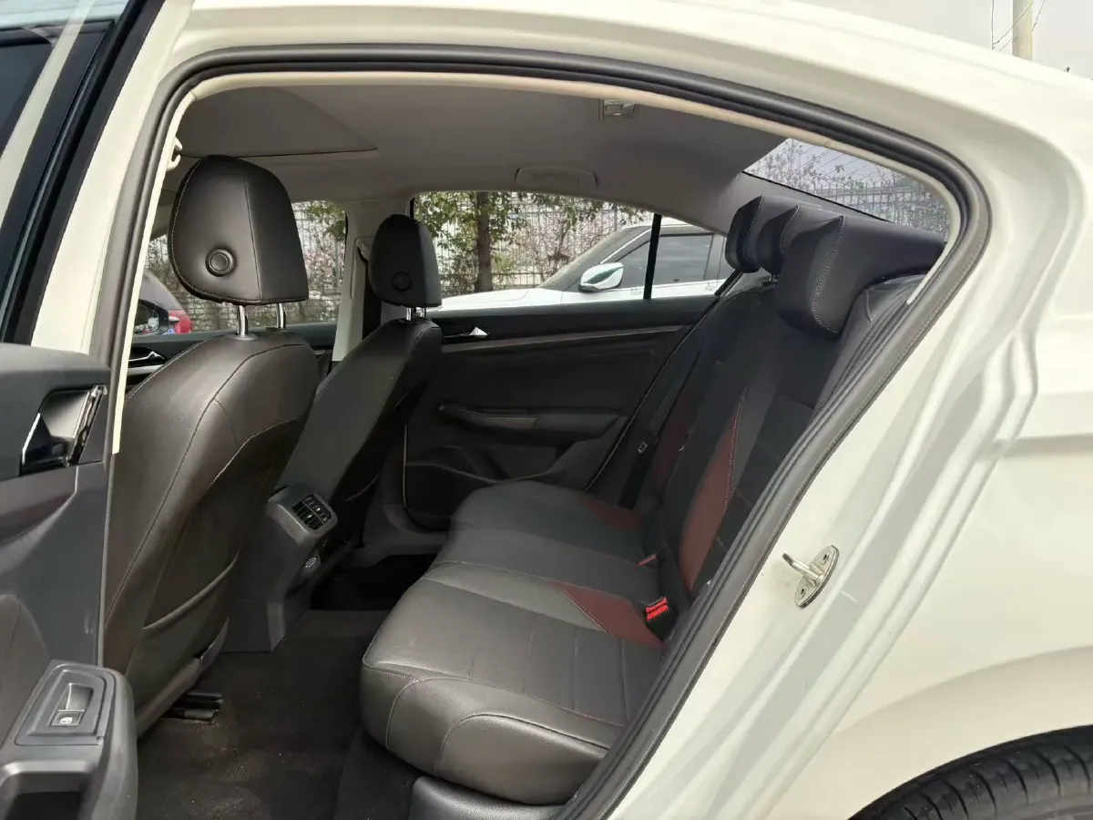 2021 Volkswagen Bora 1.5L 113HP L4 6AT,autocango,china used car exporter,china ev exporter,chinese used car exporter,chinese used ev exporter