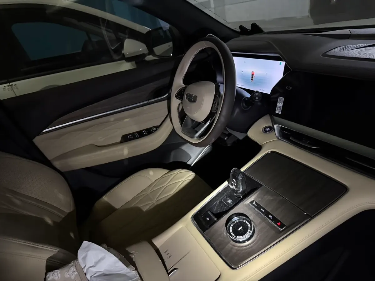 2025 Geely Monjaro 2.0T 238HP L4 8AT,autocango,china used car exporter,china ev exporter,chinese used car exporter,chinese used ev exporter