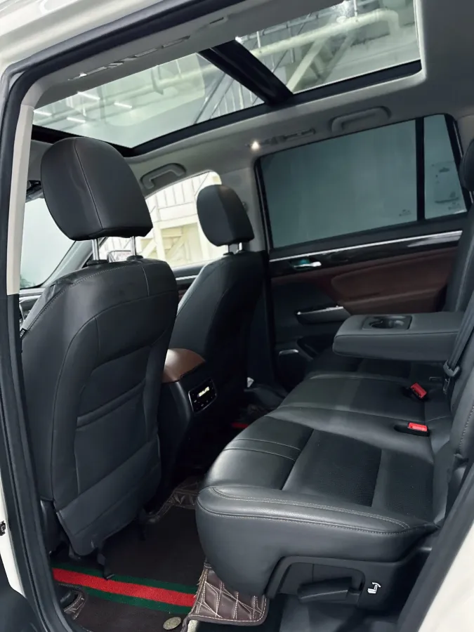 2017 GAC Trumpchi GS8 2.0T 201HP L4 6AT,autocango,china used car exporter,china ev exporter,chinese used car exporter,chinese used ev exporter