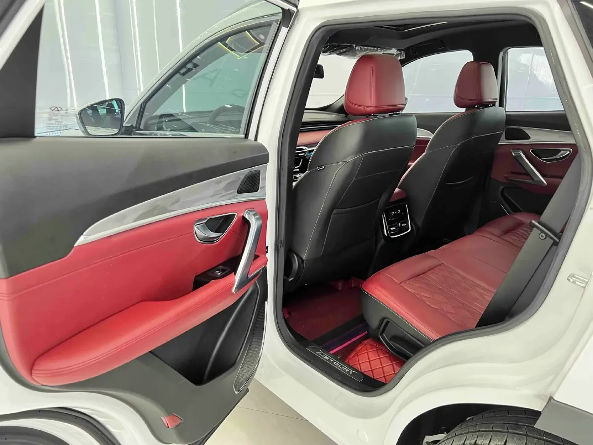 2023 ChangAn Oshan X7 Plus 1.5T 188HP L4 7DCT,autocango,china used car exporter,china ev exporter,chinese used car exporter,chinese used ev exporter