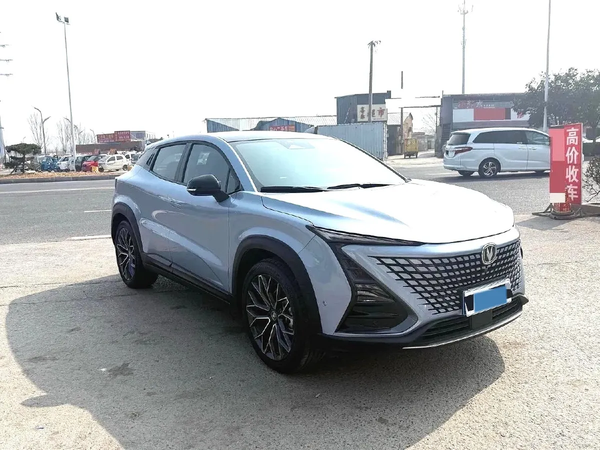 2022 ChangAn UNI-T 1.5T 188HP L4 7DCT,autocango,china used car exporter,china ev exporter,chinese used car exporter,chinese used ev exporter