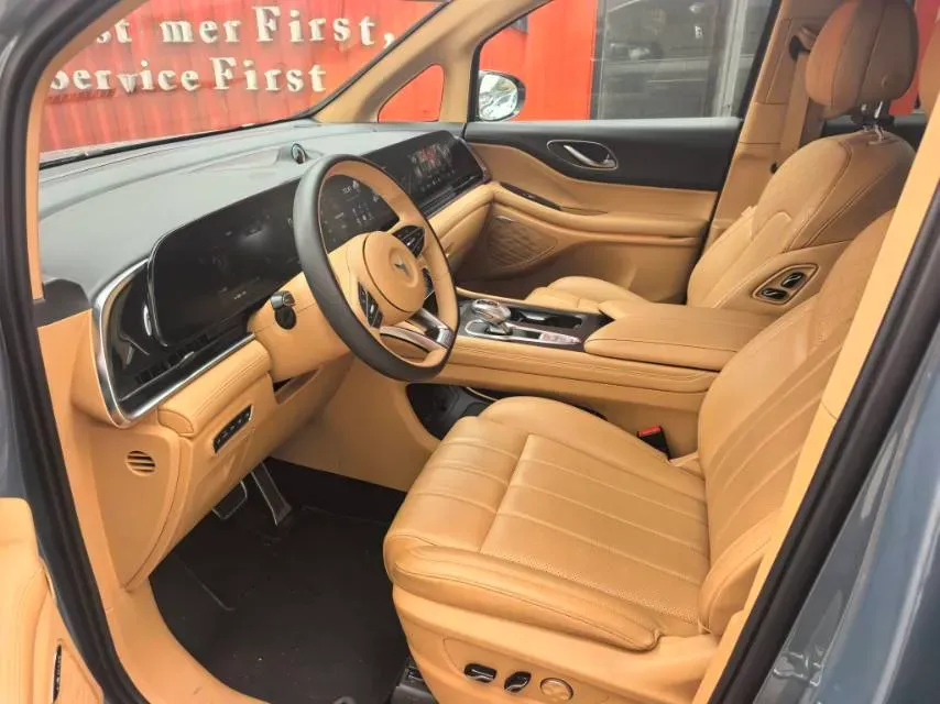 2022 Voyah Dream BEV 82KWH,autocango,china used car exporter,china ev exporter,chinese used car exporter,chinese used ev exporter