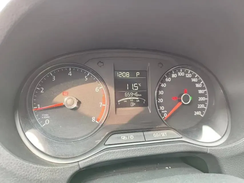 2016 Volkswagen Polo 1.4L 90HP L4 6AT,autocango,china used car exporter,china ev exporter,chinese used car exporter,chinese used ev exporter